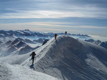 Winterliche Freitzeitaktivitäten und Wildtiere